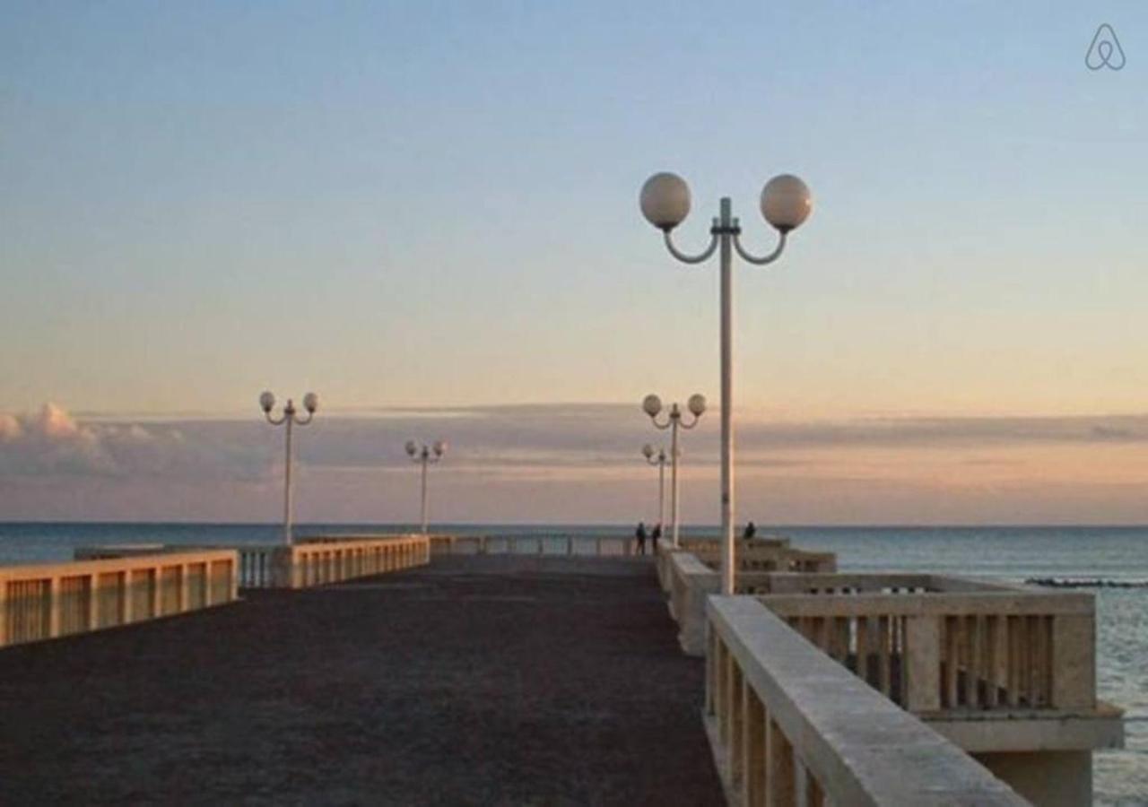 From Ostia Beach To Rome & Airport In A Heartbeat! 外观 照片